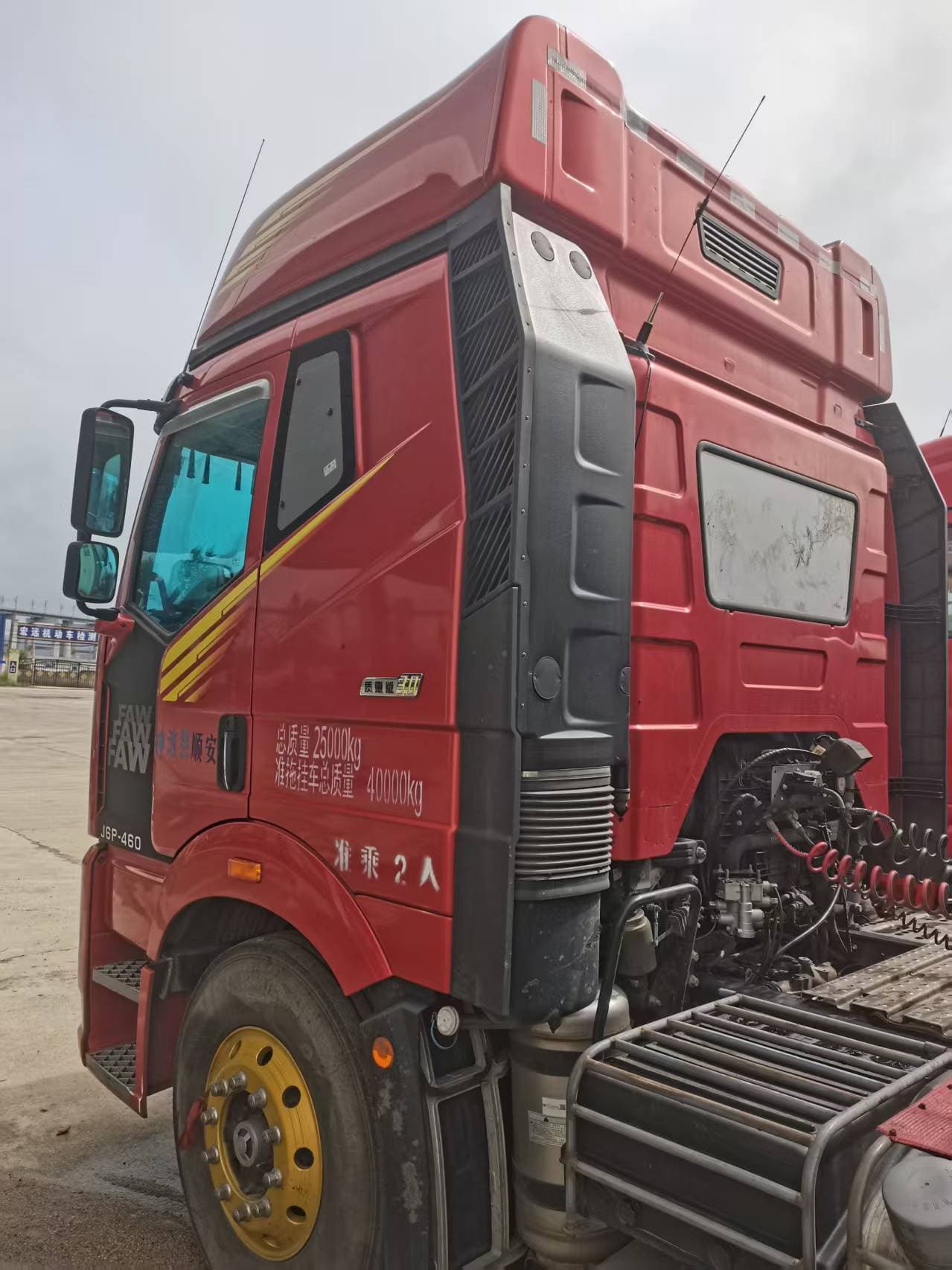 Used Chinese tractor head 11